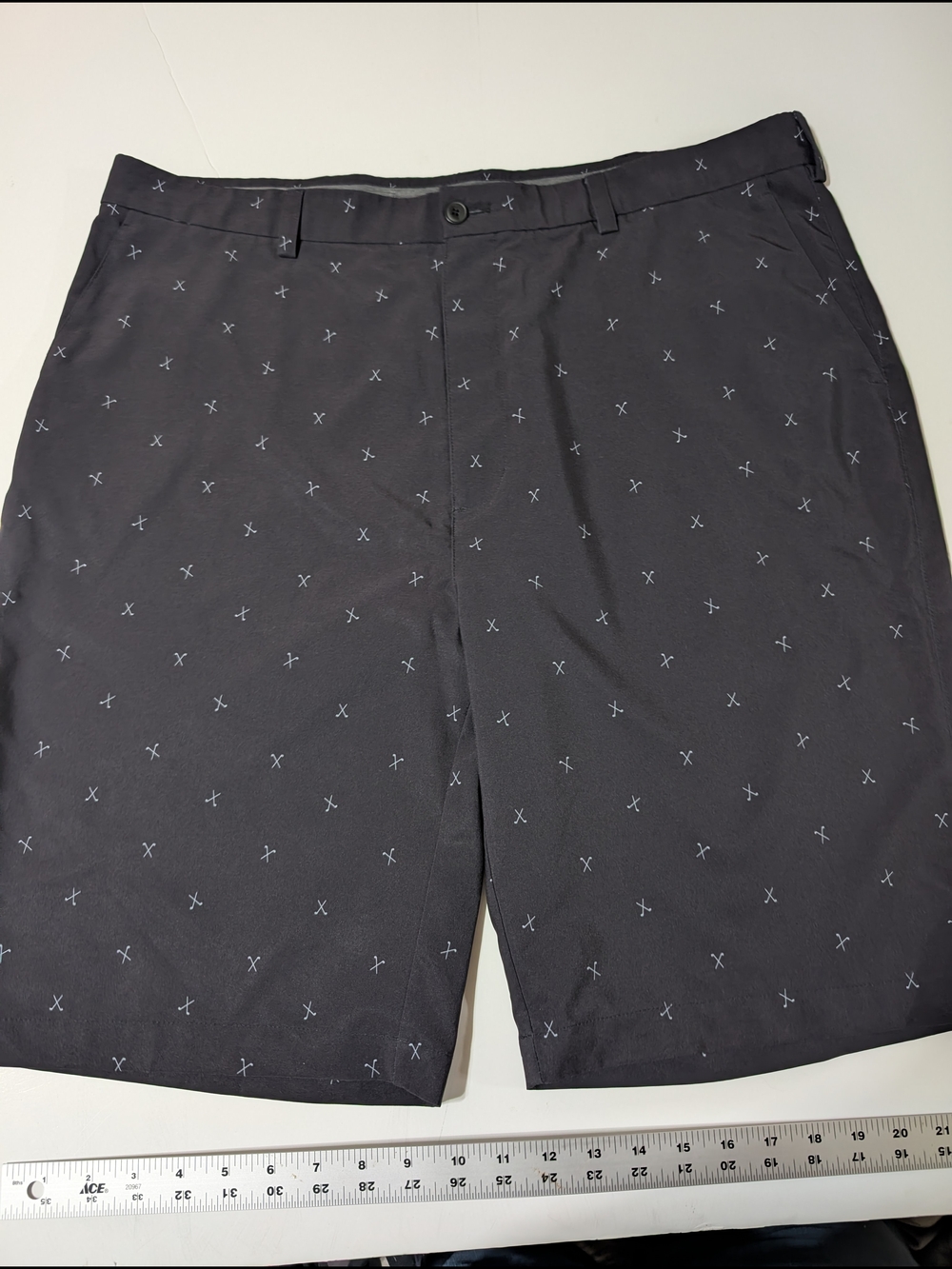 Roundtree & Yorke Black Golf Club Pattern Athletic Shorts